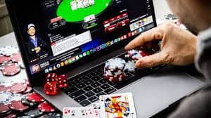 Betfur Sportsbook Myanmar ကစားသမားများ ဘောလုံးပွဲများနှင့် Myanmar National League ပြိုင်ပွဲများပေါ် Live Odds ဖြင့် ကြေးတပ်နေသောမြင်ကွင်း